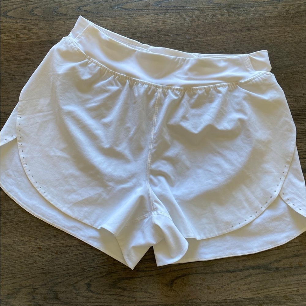 SOLD Lululemon fast and free reflective shorts 8 - Picture 1 of 5